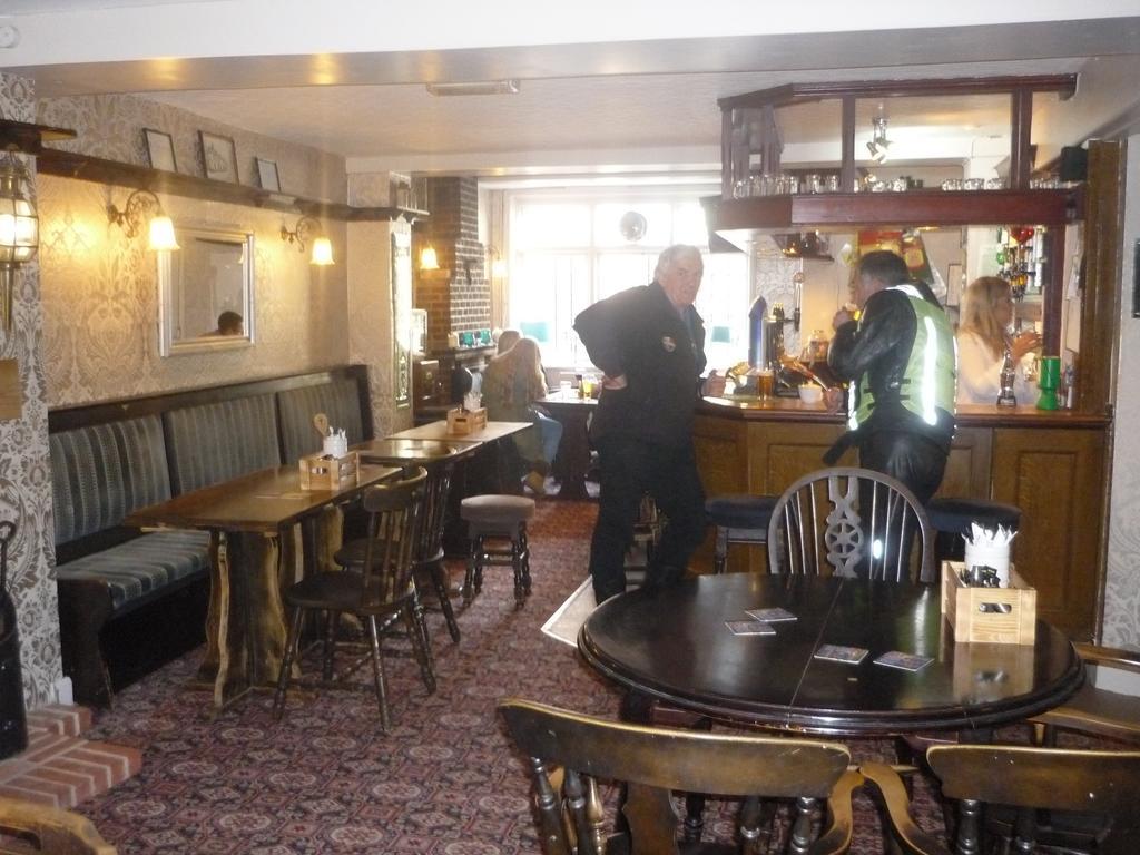 Hotel The Darnley Arms Gravesend Exterior foto