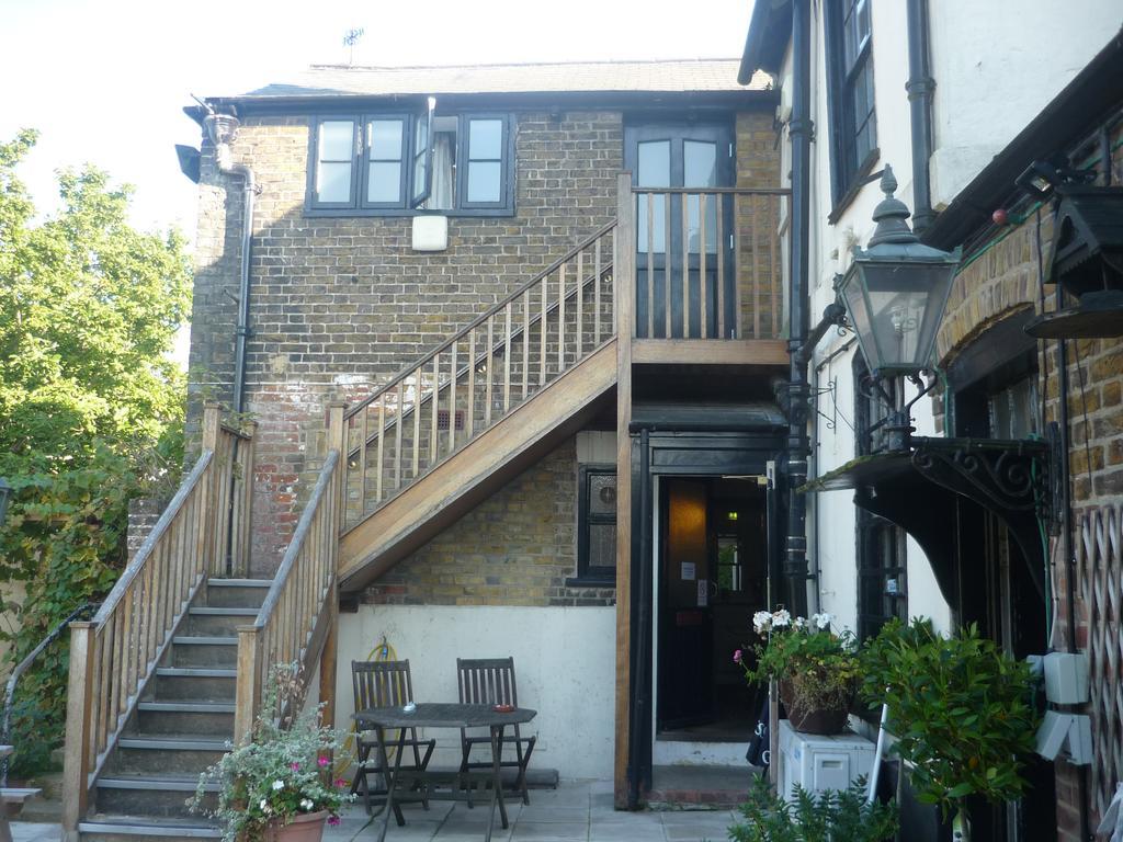 Hotel The Darnley Arms Gravesend Exterior foto